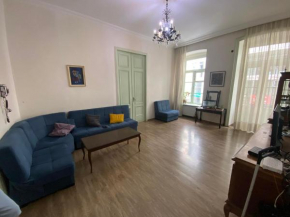 Besiki Apartment